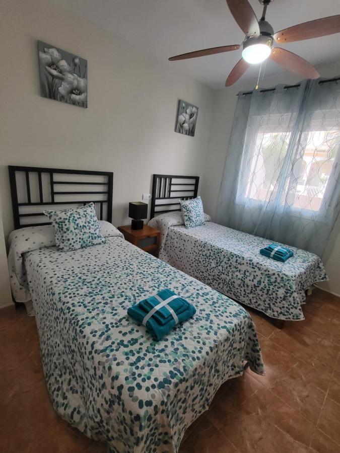 ¡bajo Con Terraza Y Patio Con Vistas A La Piscina Comunitaria! Appartement Vera